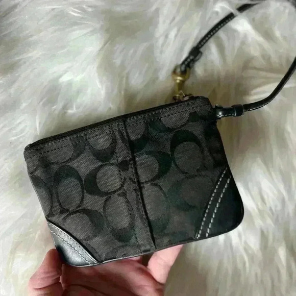 EUC Coach Signature Canvas Logo Zip Closure Wristlet - Black, Leather Corners - Picture 8 of 11